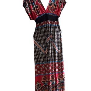 Elegant Red and Black Patterned Maxi Dress